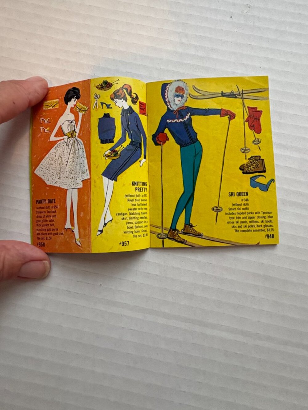 Vintage 1962 & 1963 Barbie Fashion Booklets Catalogues Lot of 2 Mattel Ken Midge - Picture 7 of 10